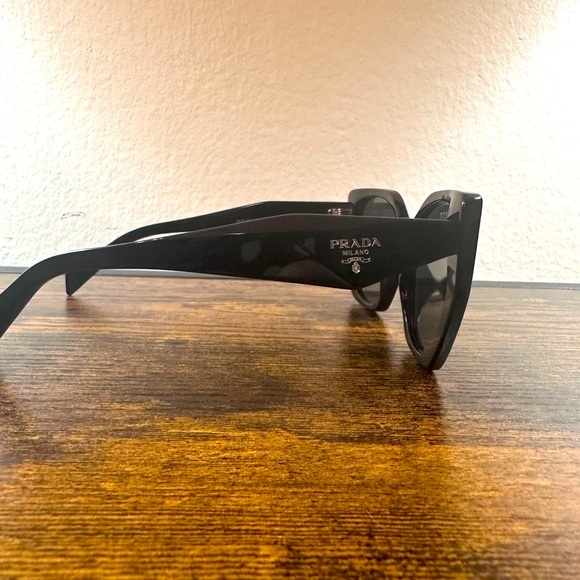 PRADA | Sunglasses PR 19ZS - Picture 5 of 7